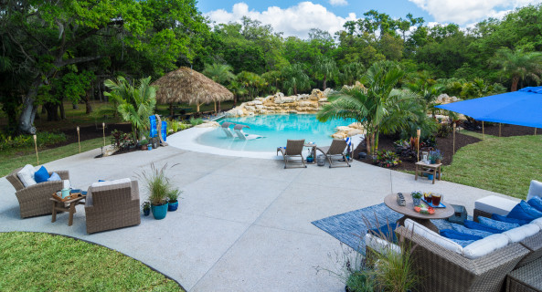 Sarasota-custom-pool-tropical-lagoon-