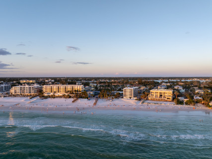 Tropical-Beach-Siesta-Hotel-Low-Res-8