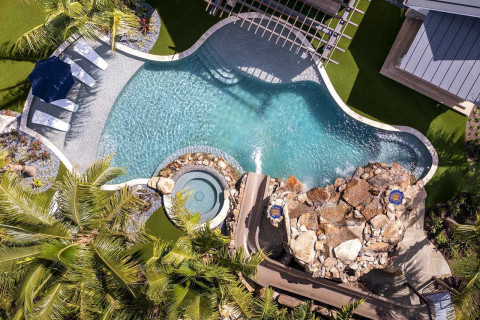 luxury-pool-with-slide3