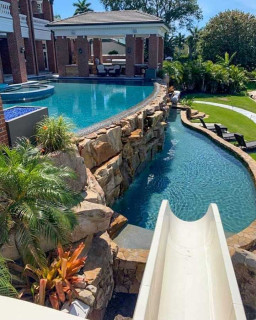 luxury-pool-with-slide4