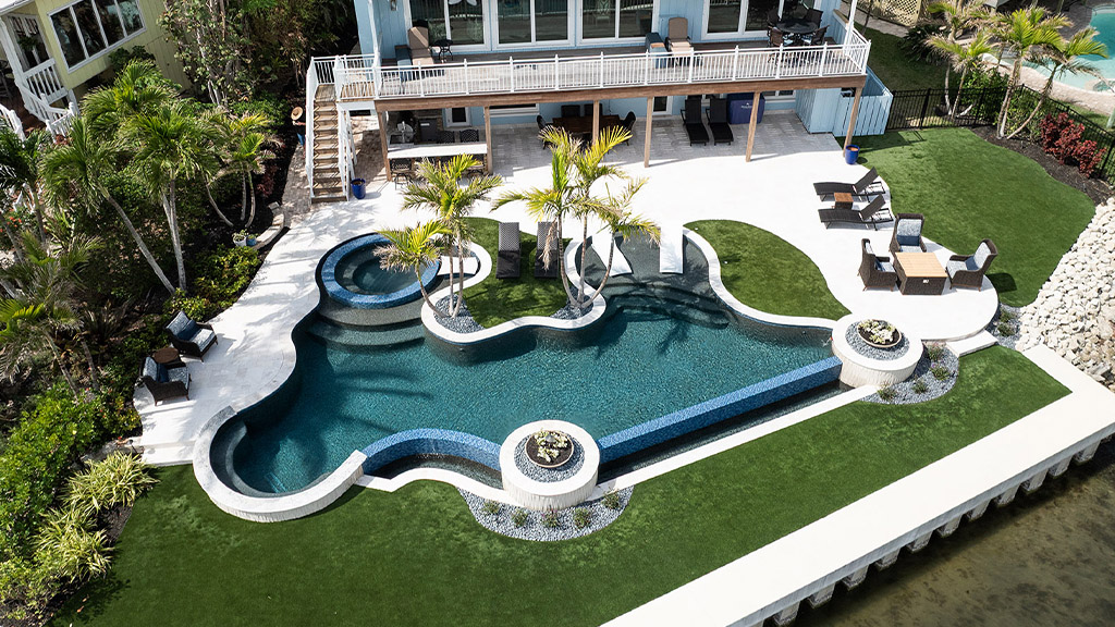 Modern Pool In Sarasota